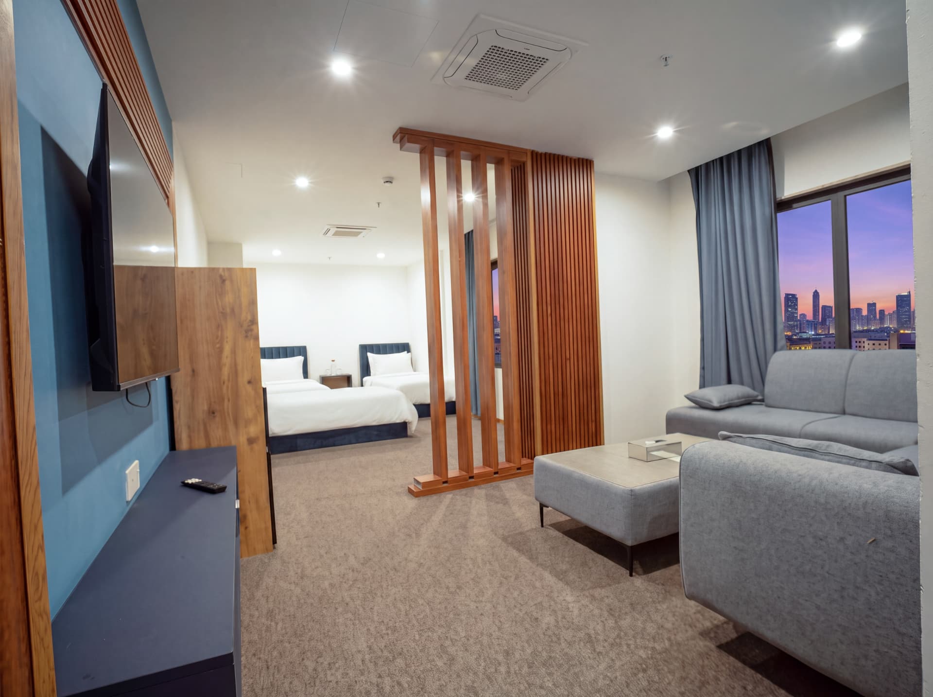 King Suite at 24 Suites